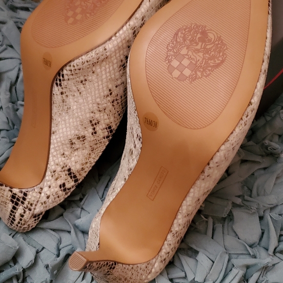 NIB-Vince Camuto Mules - Picture 4 of 8